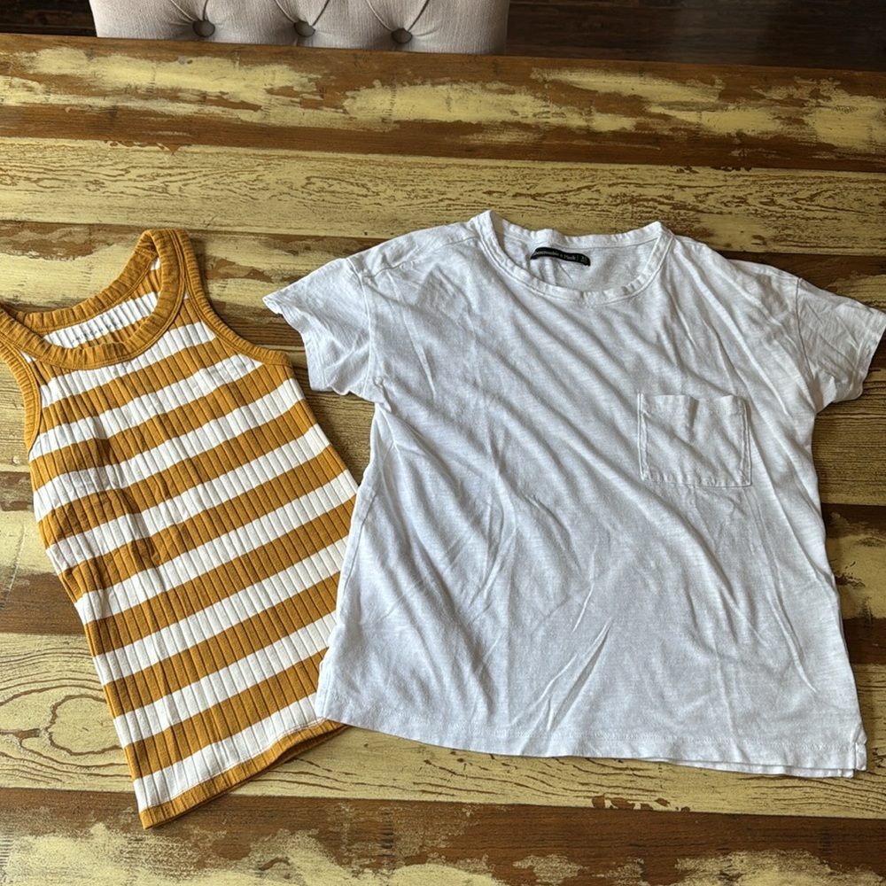 Abercrombie & Fitch and American Eagle Women’s XS Shirts Lot of 4 - Picture 6 of 11